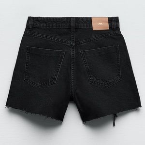 NWT Zara Mom Fit Ripped Shorts Black size 8 denim